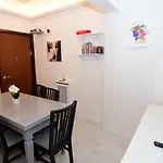 Roma Metro Apartment